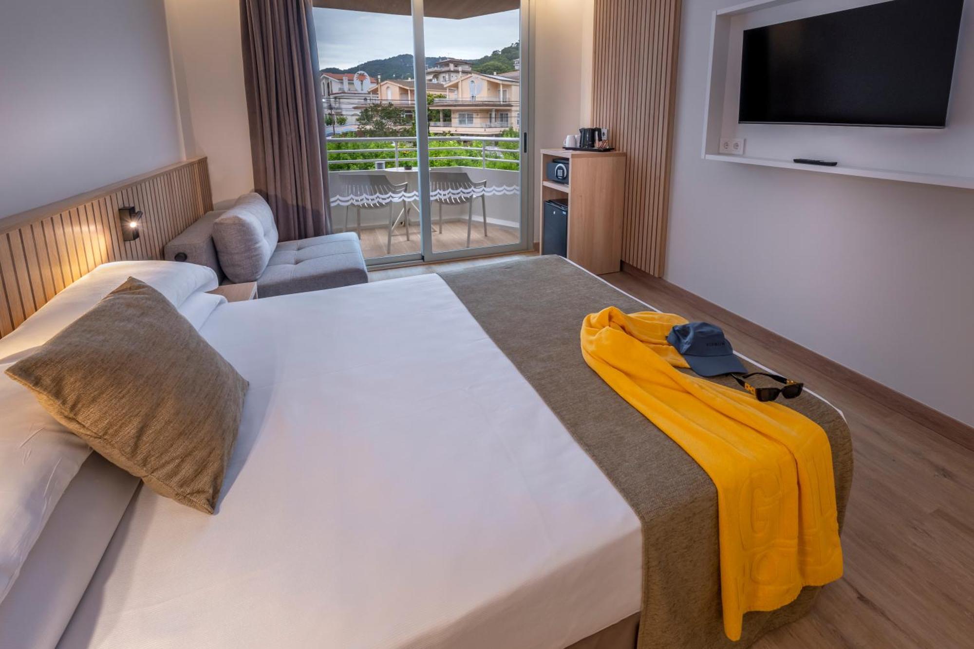 Double or Twin Room Balcony