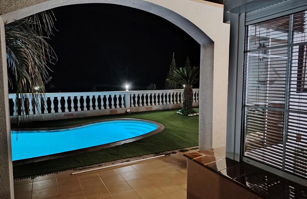 Villa Costa.-1