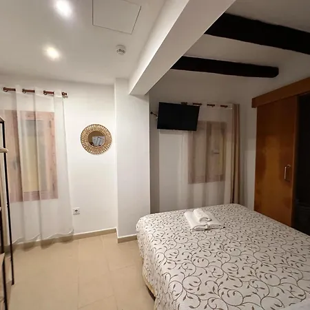 P&R Hostals Codolar-3